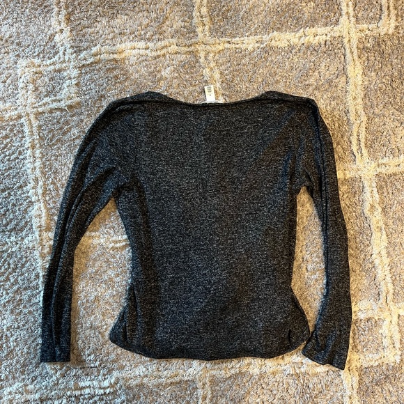 White House Black Market size M wrap top in variegated dark grey/black. - Picture 3 of 7